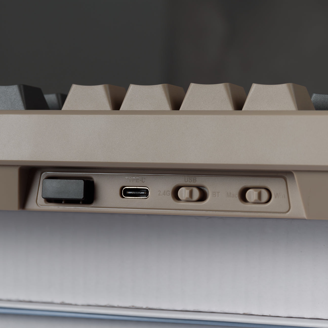 WOMIER QK87 TKL QMK/VIA SUPPORT WIRELESS KEYBOARD WITH MULTIMEDIA DISPLAY