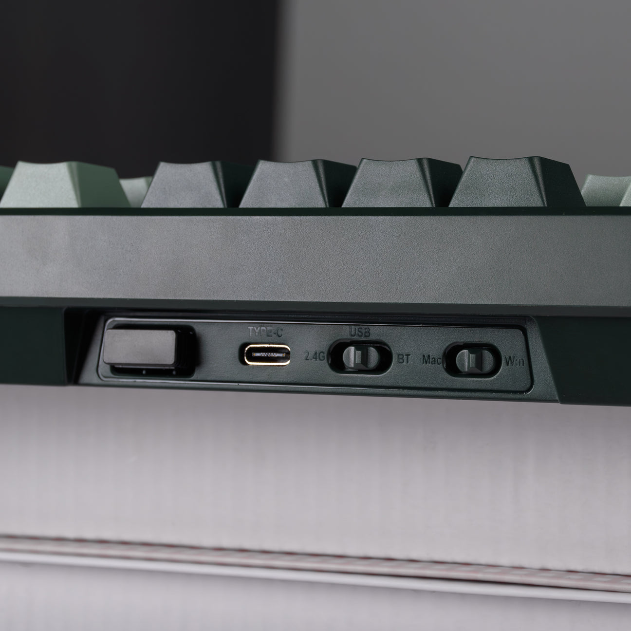 WOMIER QK87 TKL QMK/VIA SUPPORT WIRELESS KEYBOARD WITH MULTIMEDIA DISPLAY